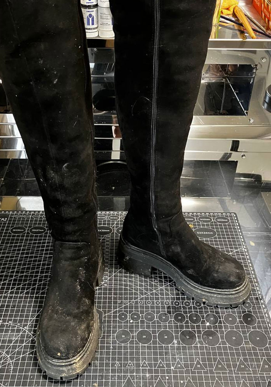 Чистка ботфордов - до